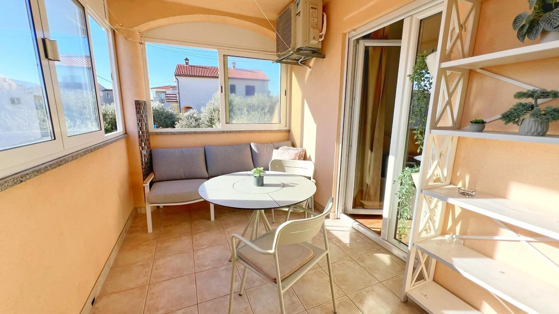 New And Modern Apartment Kala With Seaview, Liznjan