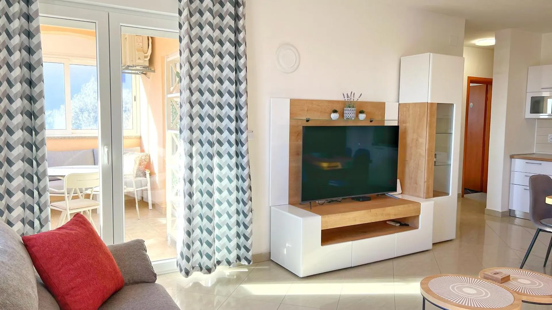 New And Modern Apartment Kala With Seaview, Liznjan Croatia